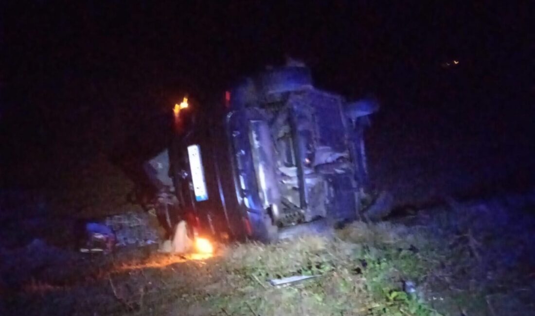 Amasya'nın Gümüşhacıköy ilçesinde otomobilin şarampole devrilmesi sonucu 2 kişi hayatını
