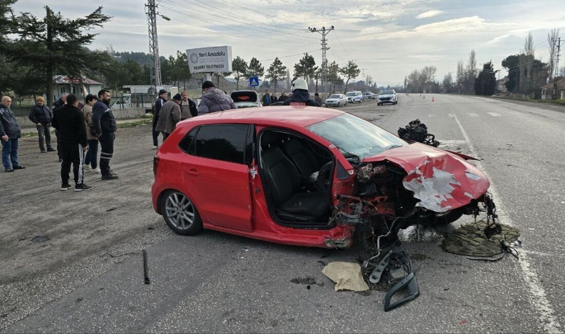 Amasya’da otomobiller kafa kafaya çarpıştı: 7 yaralı Amasya'nın Suluova ilçesinde, Deniz
