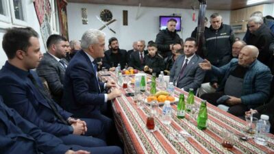 Kırıkkale Valisi Mehmet Makas, Işıklar köyünde vatandaşlarla buluşarak talepleri dinledi