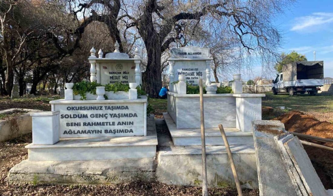 Antalya’da içleri yakan kare: İsmini aldığı ağabeyi ile 5 yaşındayken kaybettiği annesinin yanına defnedildi Antalya’nın Serik ilçesinde motosiklet