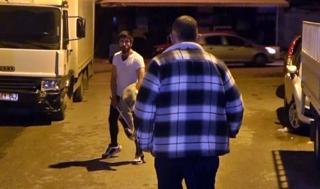 Antalya’nın Neron’u: Mahallede yakmadığı yer kalmadı, bu seferki hedefi bayan kuaförü oldu Antalya'da madde bağımlısı genç,