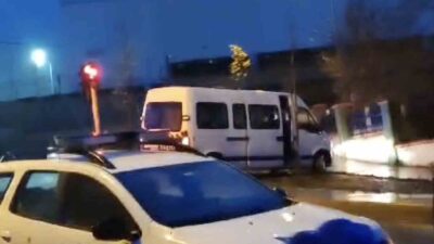 Arnavutköy'de servis minibüsü 2 kişiye çarptı, Mehmet Gümüşay hayatını kaybetti.