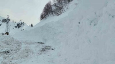 Artvin'in Borçka ilçesinde bulunan Macahel Geçidi, tekrar kapandı. 8 gündür