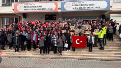 Aydın'ın Efeler ilçesindeki lise öğrencileri, Suriye'de görev yapan Mehmetçikler için