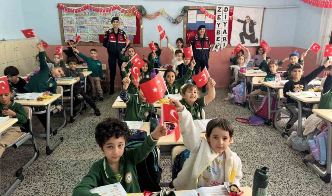 Aydın’da minik öğrencilere “j” harfini jandarma öğretti Aydın'ın Efeler ve Kuyucak