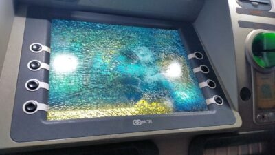 Aydın’ın Efeler ilçesinde kimliği belirsiz 3 kişi, bir iş yerinin