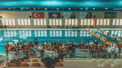 Aydın'da düzenlenen Okullar Arası Yıldız Kız-Erkek Yüzme İl Birinciliği yarışmaları