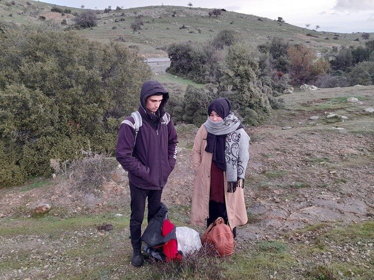 Ayvacık’ta 2 kaçak göçmen yakalandı Ayvacık'ta Sahil Güvenlik tarafından
