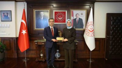 Aile ve Sosyal Hizmetler Bakanı Mahinur Özdemir Göktaş, "Kim Milyoner