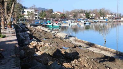Samsun'un Yakakent ilçesindeki Balıkçı Barınağı, "Balıkçı Barınağı Kapasite Artırımı ve
