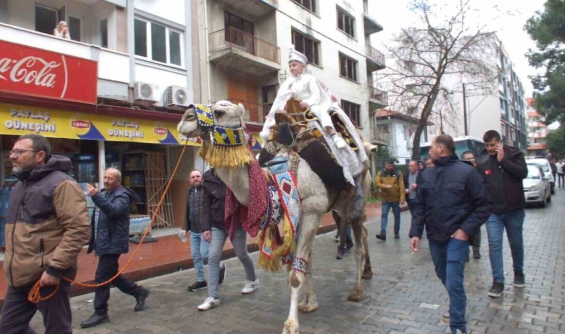 Burhaniye'de develi sünnet geleneği devam ederken, Ersan Erdoğan sünnet oğlu