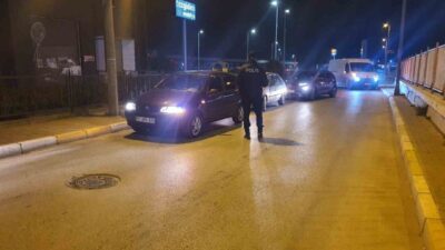 Balıkesir'de polis ekipleri, halkın güvenliği için yaptığı denetimde aranan 13