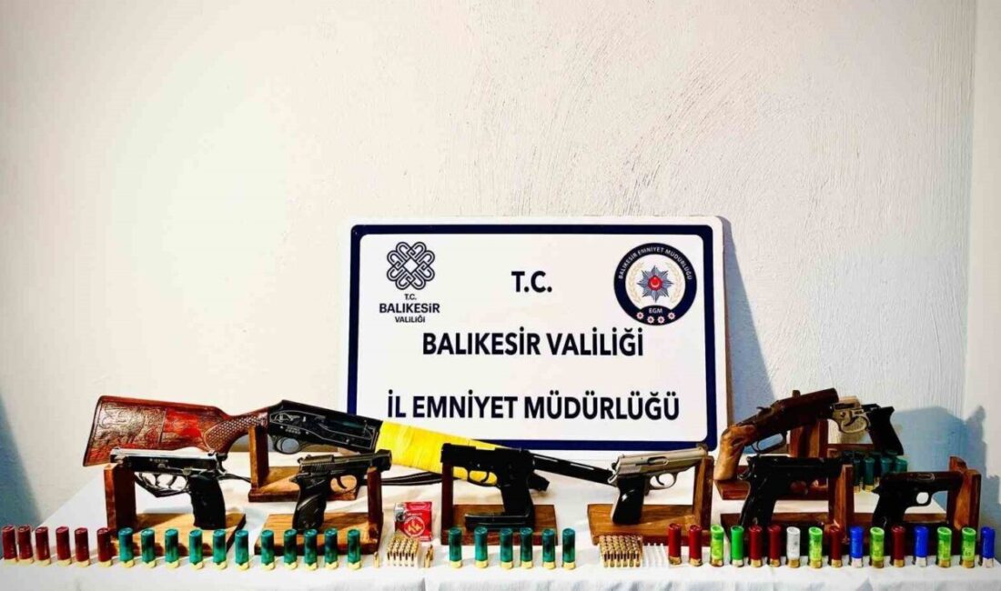 Gönen'de düzenlenen şafak operasyonunda çok sayıda ruhsatsız silah ve yasaklı