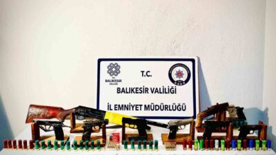 Gönen'de düzenlenen şafak operasyonunda çok sayıda ruhsatsız silah ve yasaklı