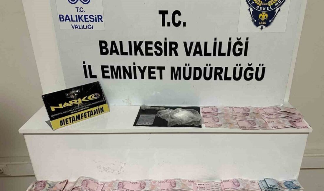Balıkesir'de polis operasyonunda 40 gram metamfetamin ve 59 bin 200