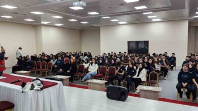 Bandırma'da gerçekleştirilen işbirliğiyle öğrencilere yönelik farkındalık programı kapsamında, 17 okulda