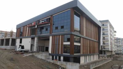 Turgutlu Belediye Başkanı Çetin Akın, gelecek vaat eden spor kompleksi