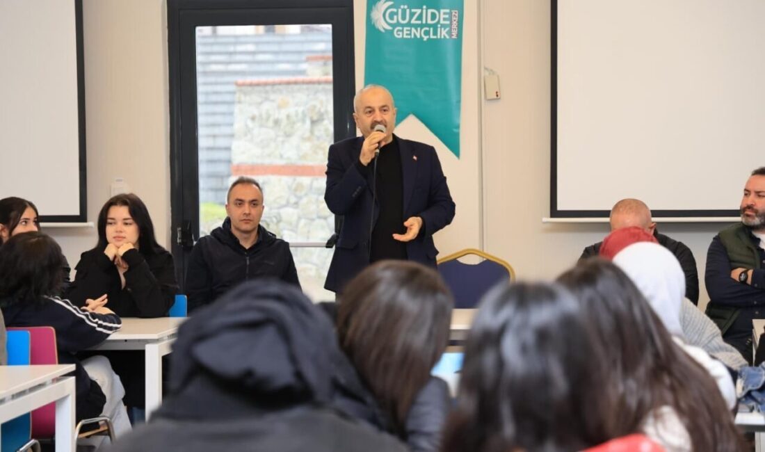 Başkan Büyükgöz, gençlere ailenin önemini anlattı Gebze Belediye Başkanı Zinnur