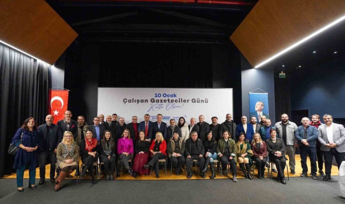Beylikdüzü Belediye Başkanı Mehmet Murat Çalık, gazetecilerle buluşarak halkın haber
