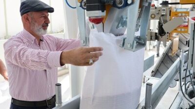 Kocasinan Belediyesi'nin hayata geçirdiği Hububat Eleme ve Paketleme Tesisi çiftçilerin