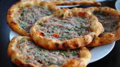 Yenipazar Belediye Başkanı Malik Ercan, Yenipazar Pidesi'ni tanıtmak için yapılan