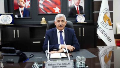 Adıyaman Kahta Belediye Başkanı Mehmet Can Hallaç, gazetecilere olan saygısını