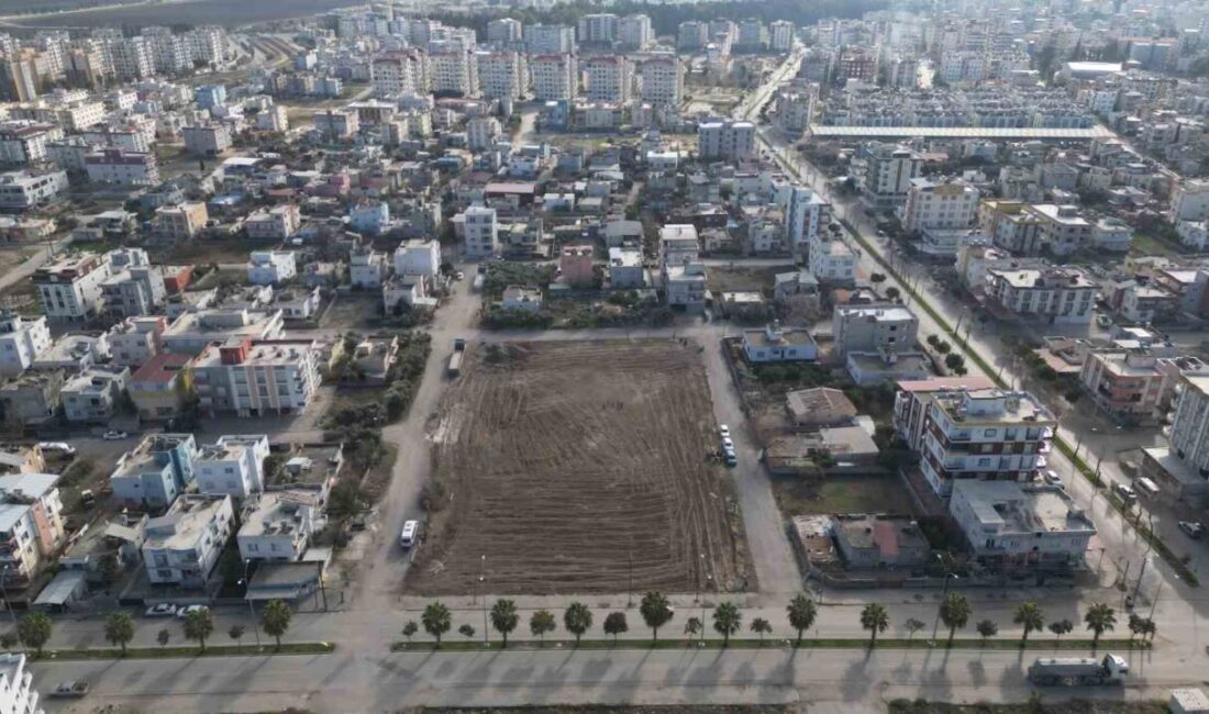 Ceyhan Belediye Başkanı Kadir Aydar, İstiklal Mahallesi'nde yapımı başlayan üçüncü