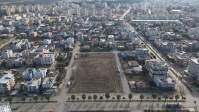 Ceyhan Belediye Başkanı Kadir Aydar, İstiklal Mahallesi'nde yapımı başlayan üçüncü