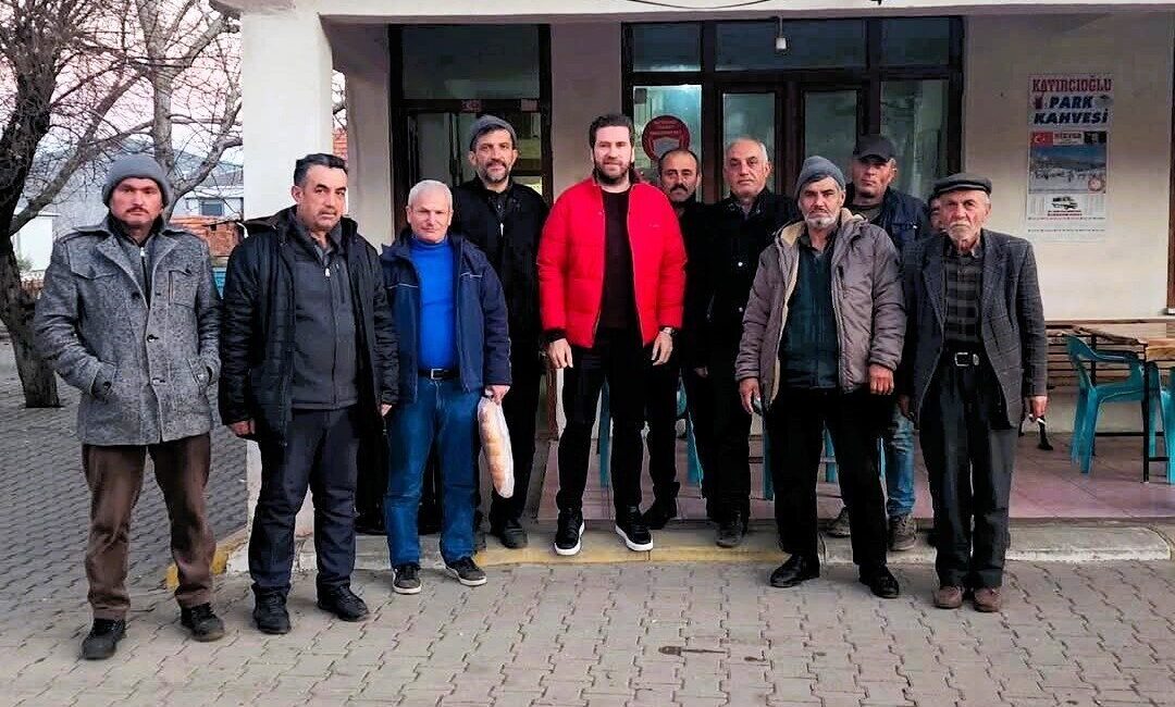 Tavas Belediye Başkanı, Balkıca Mahallesi'nde vatandaşları ziyaret etti. Sabah namazını