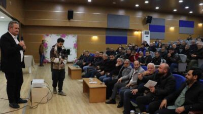 Cumayeri Belediye Başkanı Mustafa Koloğlu, merkezden geçen derenin ıslah çalışmalarının
