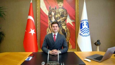 Bodrum Belediye Başkanı Tamer Mandalinci, gazetecilerin demokrasi için önemini vurgulayarak,