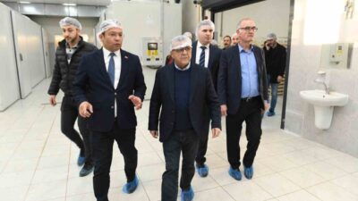 Altıeylül Belediye Başkanı Hakan Şehirli, Sındırgı Belediye Başkanı Serkan Sak'ı