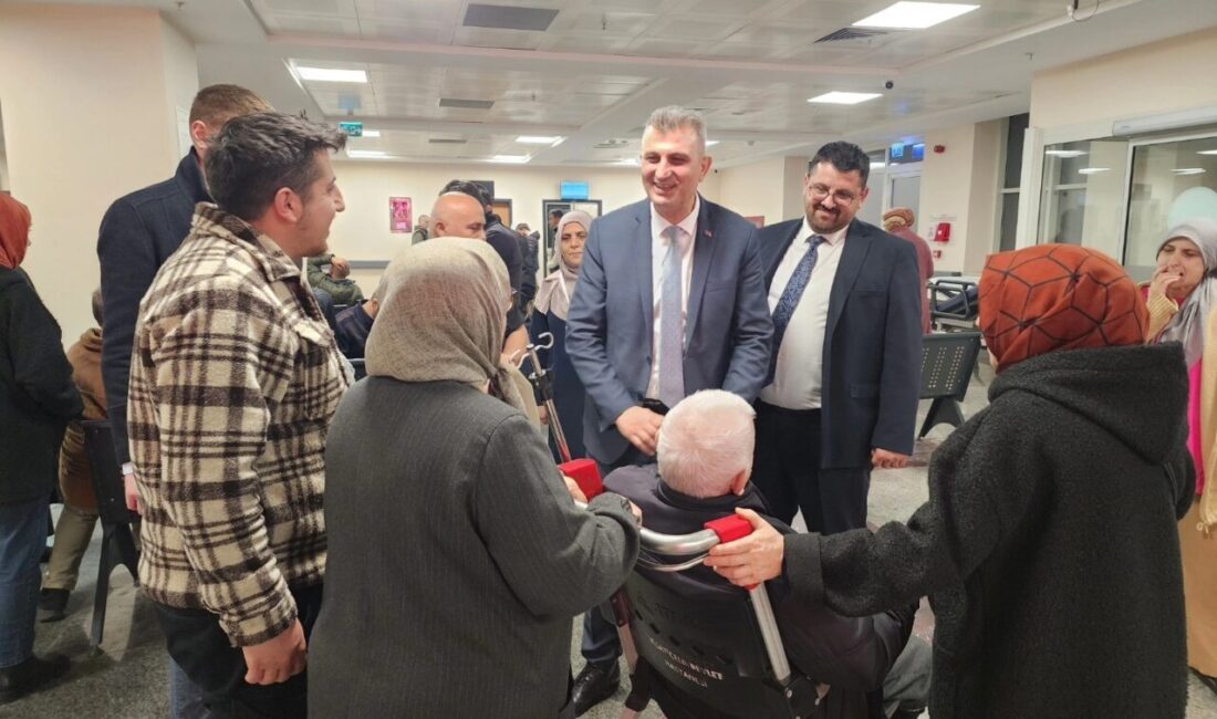 Başkan Sezer görevi başındaki personeli yalnız bırakmadı Gölcük Belediye Başkanı Ali