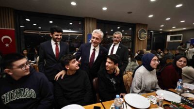 Şahinbey Belediye Başkanı Mehmet Tahmazoğlu, İstanbul, Diyarbakır ve Şanlıurfa'da okuyan
