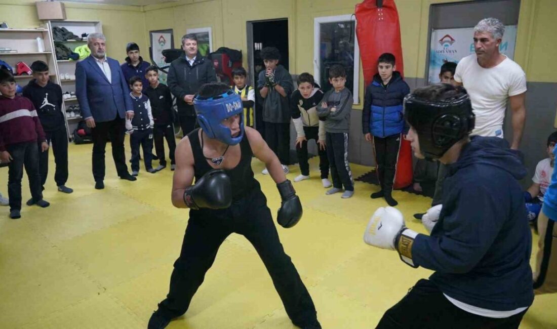 Adıyaman Belediye Başkanı Abdurrahman Tutdere, Çok Amaçlı Toplum Merkezi'ni ziyaret