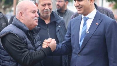 Akdeniz Belediyesi Başkan Vekili Zeyit Şener, Barış Mahallesi'ndeki asfalt çalışmalarını
