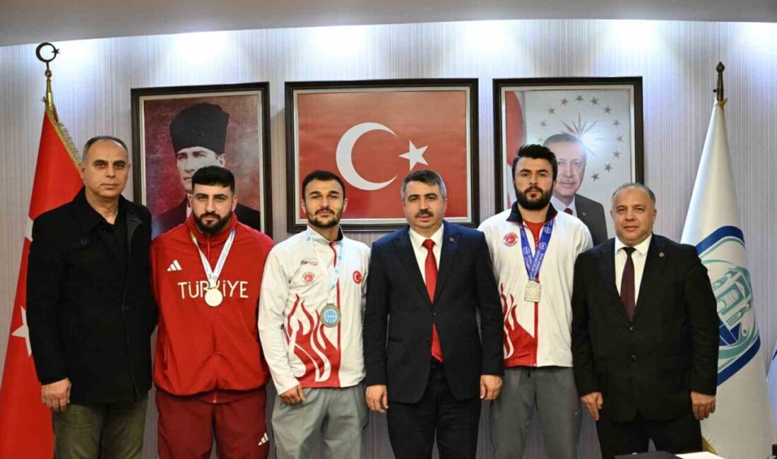 Yıldırım Belediye Başkanı Oktay Yılmaz, Avrupa KickBoks Şampiyonası'ndaki başarılı sonuçlardan