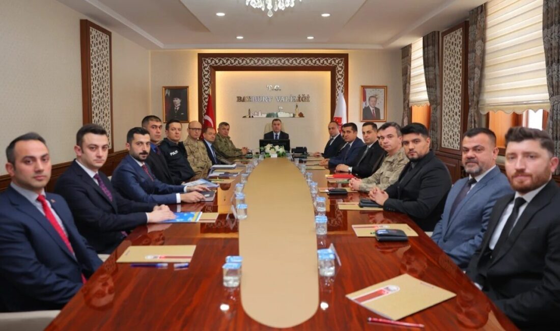 Bayburt’ta asayiş toplantısı yapıldı Bayburt Valisi Mustafa Eldivan
