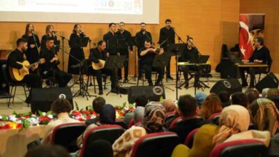 Bayburt İl Milli Eğitim Müdürlüğü tarafından düzenlenen "Gönülden Türkü Konseri"nde