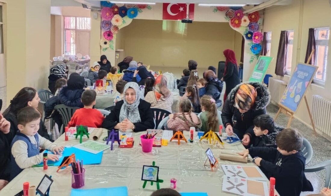 Bayburt’ta öğrenci ve veliler enerji tasarrufuna atölye çalışmalarıyla dikkat çektiler Bayburt'taki Şehit Nevzat Kaya