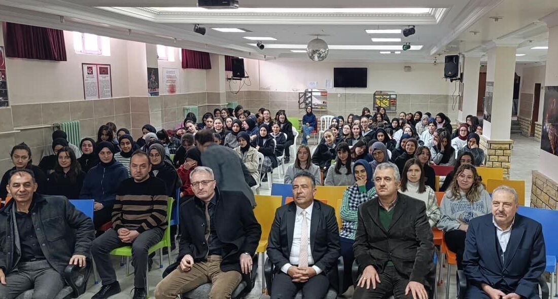 Rekabet Kurumu Kız Anadolu Lisesi'nde "Sosyal Bilimler Işığında Meseleler ve