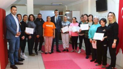 Bayraklı Belediyesi, kadınların güvenliği için düzenlediği ücretsiz yakın savunma eğitimlerini