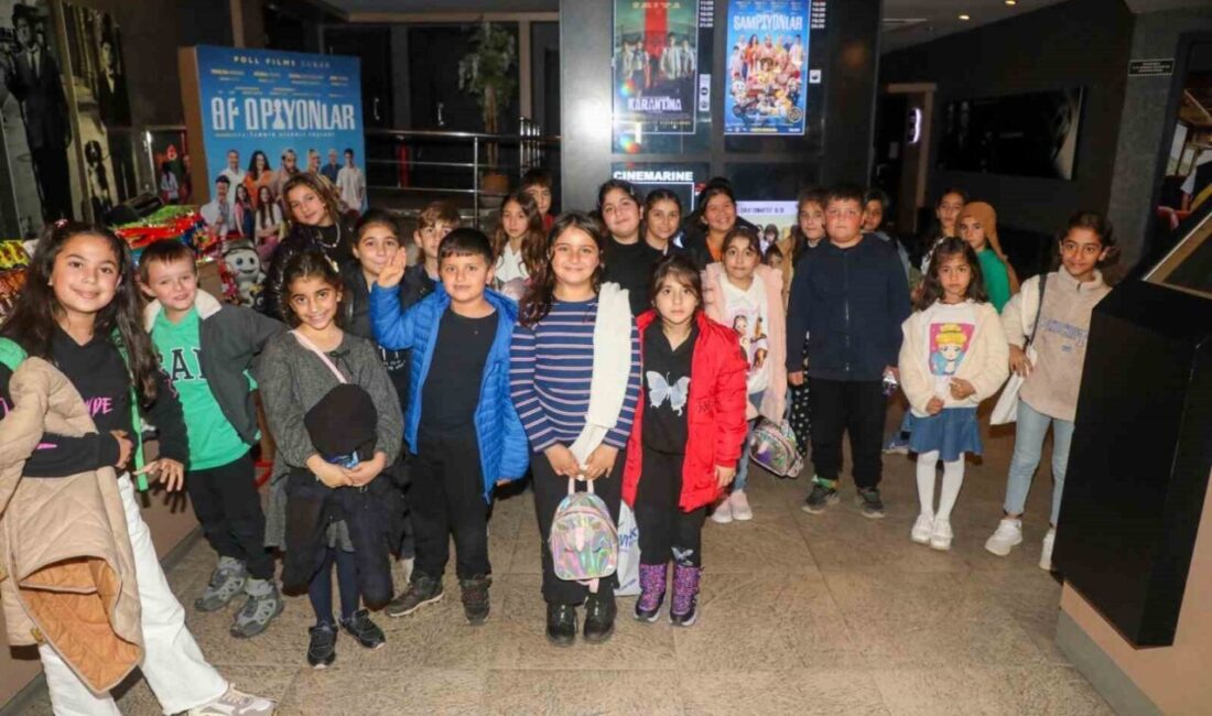 Bodrum Belediyesi'nin düzenlediği eğitim kurslarına katılan öğrenciler için ücretsiz sinema