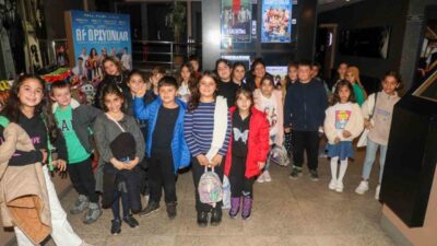 Bodrum Belediyesi'nin düzenlediği eğitim kurslarına katılan öğrenciler için ücretsiz sinema