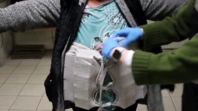 Kapıkule sınır kapısından Türkiye’ye giriş yapmak isteyen kadın, beline sardığı