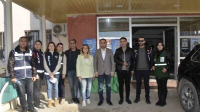 Adıyaman Besni İlçe Kapalı Spor Salonu'nda Yeşilay standı yoğun ilgi