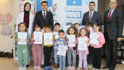 Bilecik’in Osmaneli ilçesinde düzenlenen karne dağıtım töreninde Vali Şefik Aygöl,