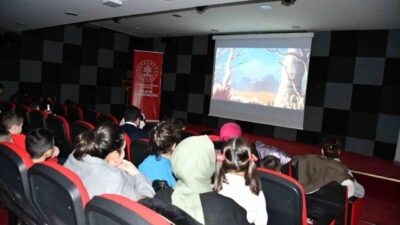 Bilecik Kültür ve Turizm İl Müdürü Serkan Bircan, çocuklara ücretsiz