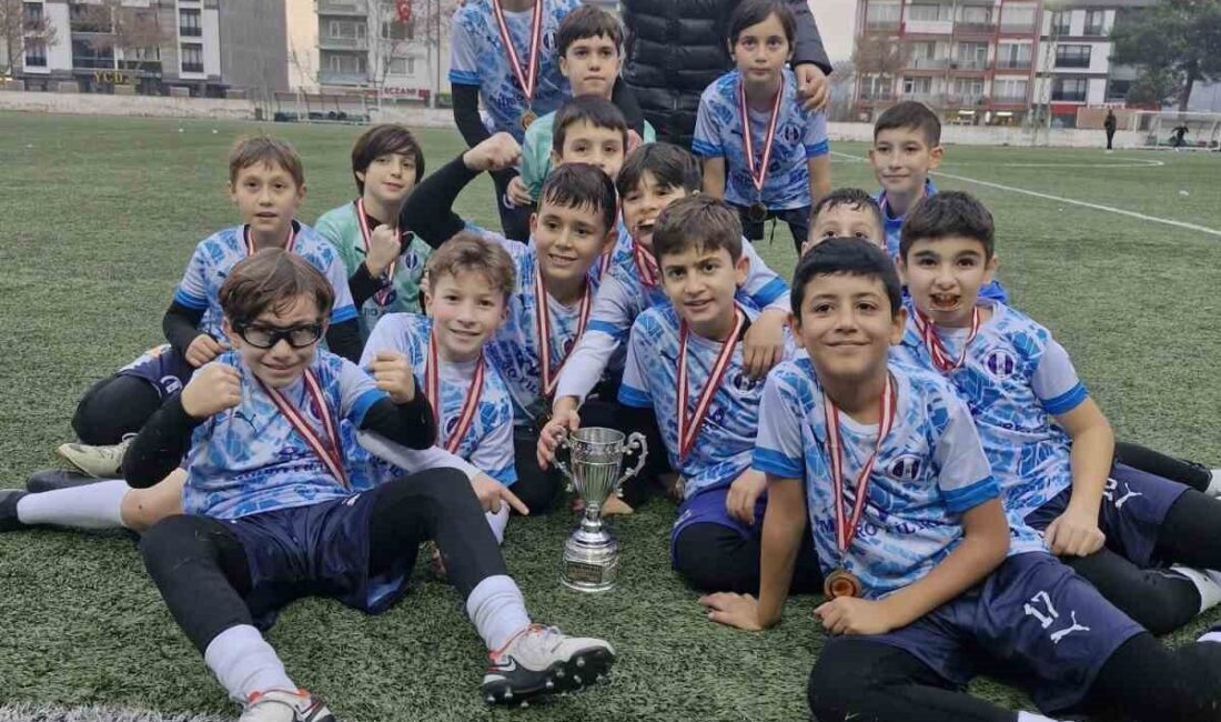 Bilecik’te düzenlenen Lefke Cup U-11 Turnuvası sonrası 12 futbolcu Fenerbahçe antrenmanlarına davet edildi Bilecik'te düzenlenen Lefke Cup