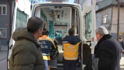 Bilecik'te Dedeoğlu Caddesi'nde Elif A. yönetimindeki bir otomobilin Ayten Y.'ye
